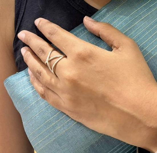 Minimalist Silver Crossover Ring - Image 2