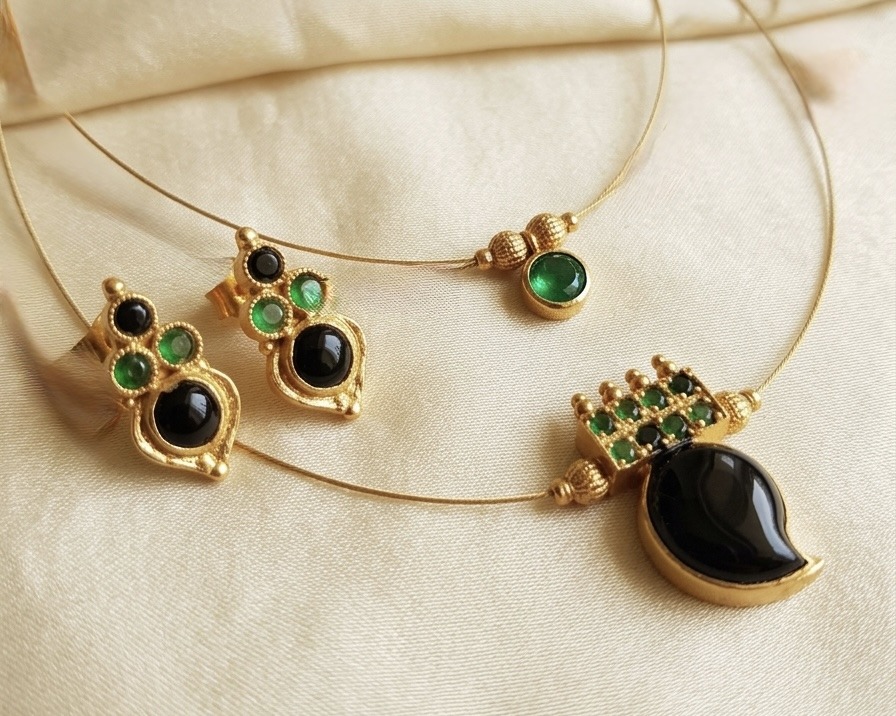 Aavya Emerald & Black Onyx Handcrafted Gold Wire Layered Necklace Set with Matching Earrings - Image 3